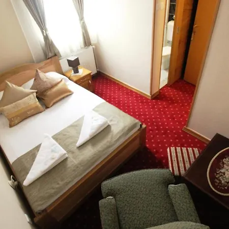 In Bb - Pansion Stari Grad With Private Parking